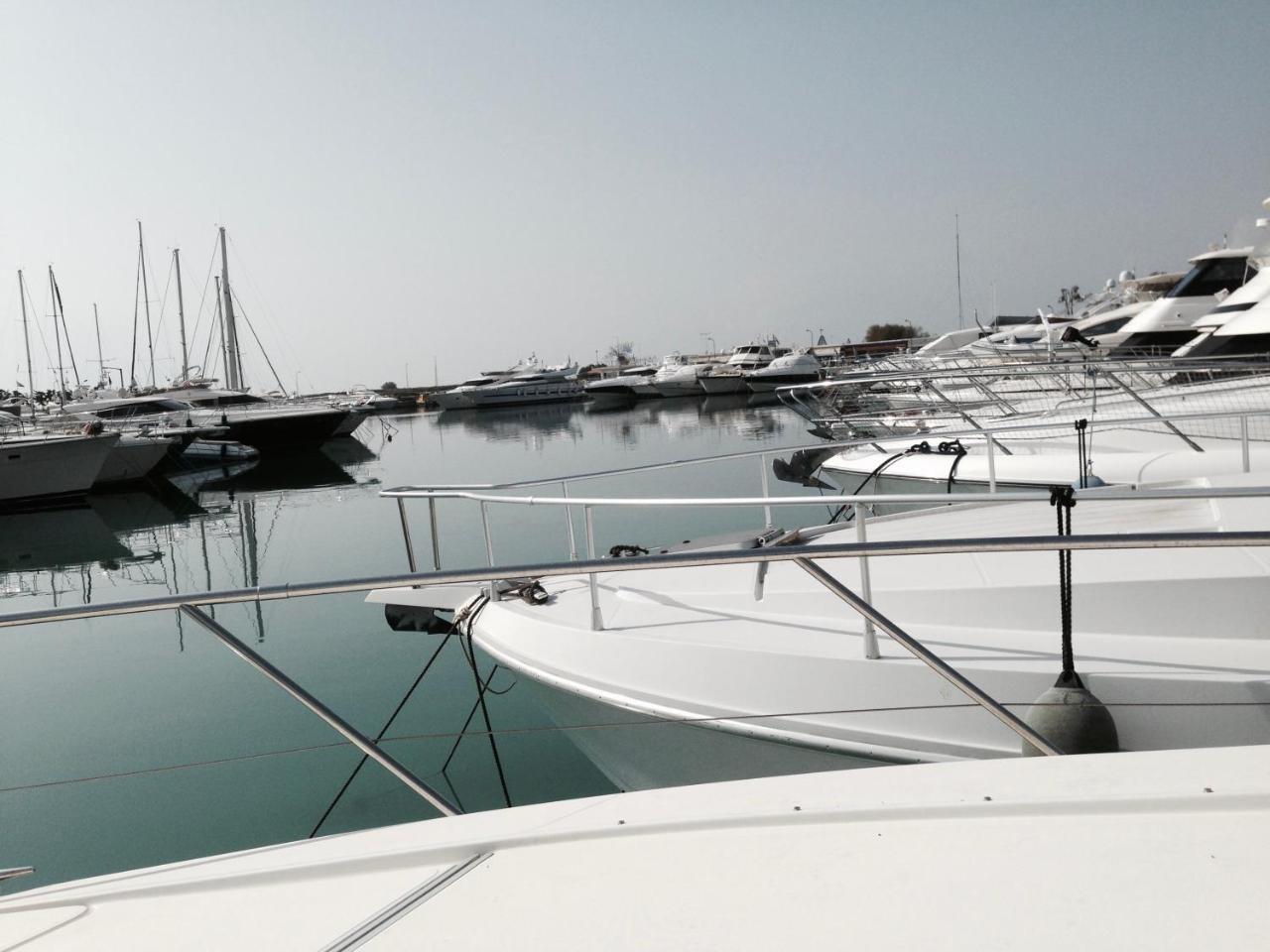 Cosy Apartment In Glyfada Center 아테네 외부 사진