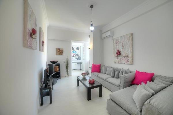 Cosy Apartment In Glyfada Center 아테네 외부 사진
